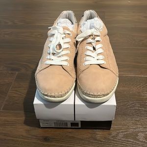 Dolce vita tan shoes. Size 9, worn once and so comfortable!